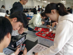 電子制御ミニロボコンの様子の写真