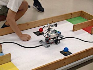 2025電子制御ミニロボコン 優勝ロボットの写真です
